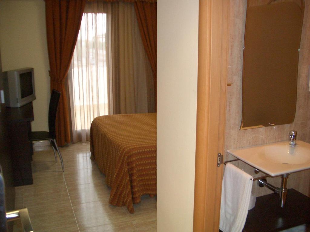 Hotel Pique Gandesa Cameră foto